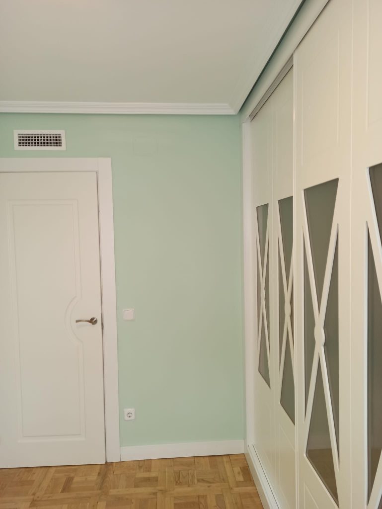 piso pintado en verde